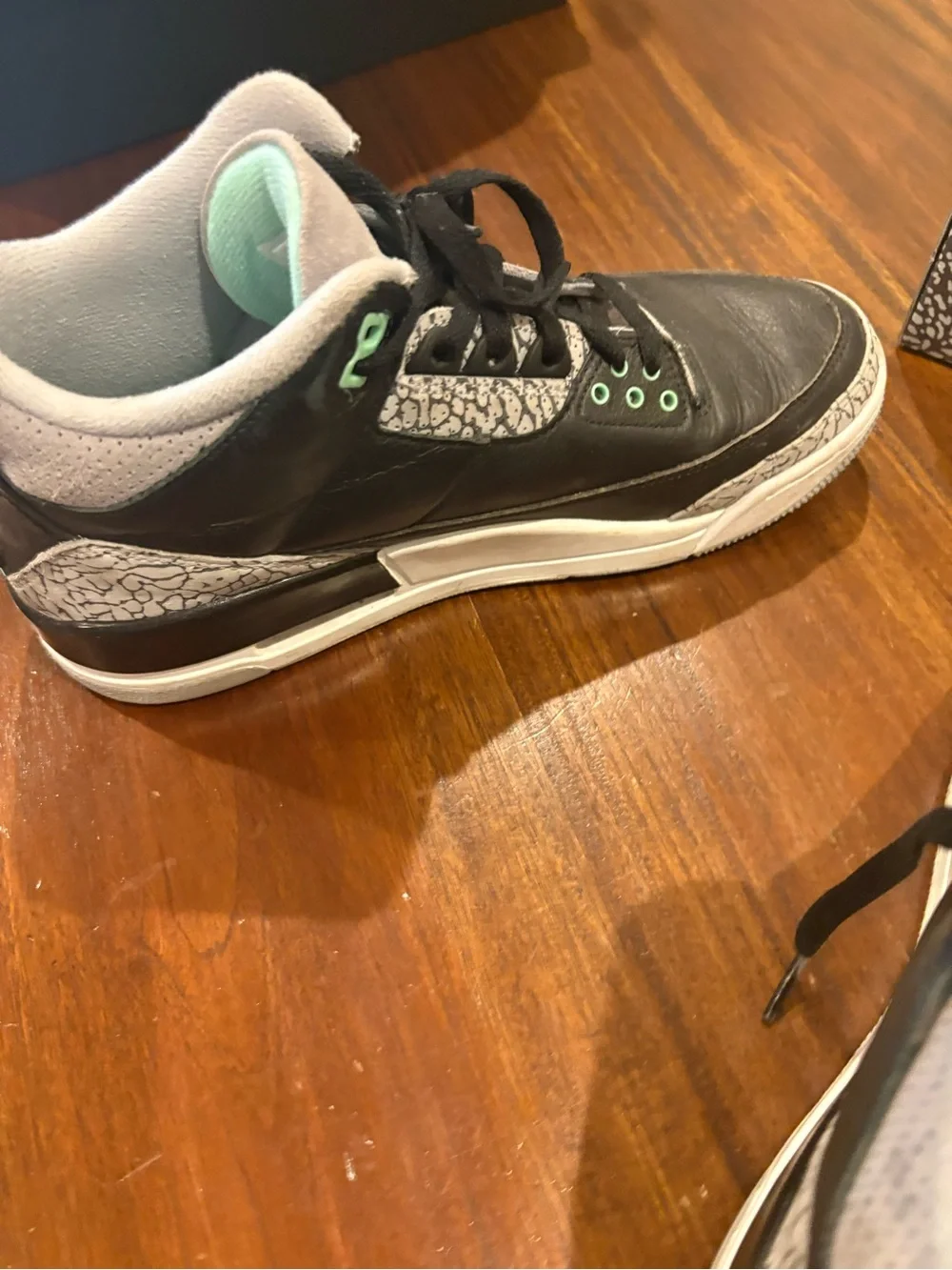 Nike Air Jordan 3 Retro Green Glow CT8532-031 Men’s Size 9 w/ Original Box